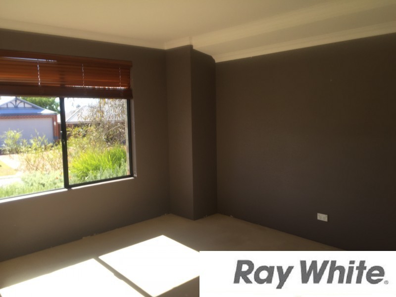 27 Possum Way, College Grove WA 6230