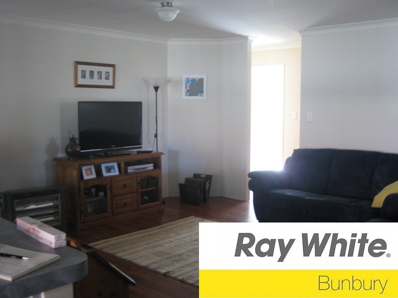 15 Glenfield Drive, Australind WA 6233