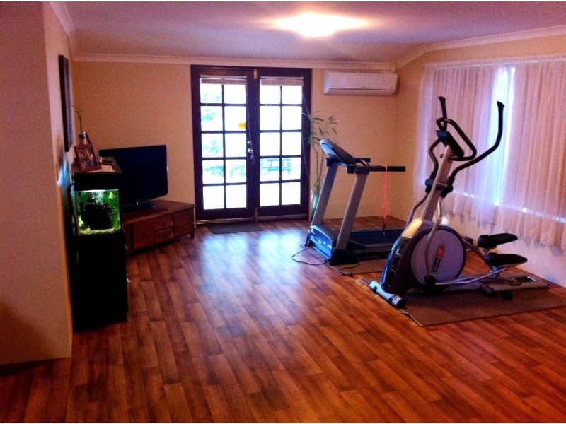 6 Hertford Elbow, College Grove WA 6230