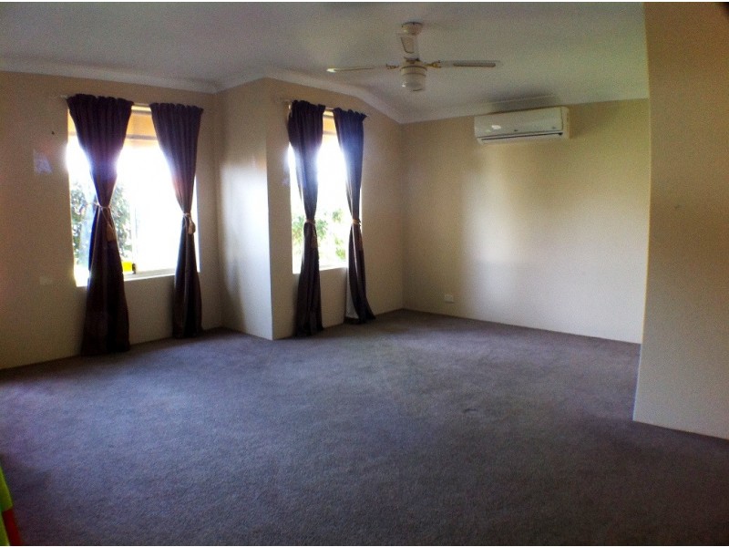 6 Hertford Elbow, College Grove WA 6230