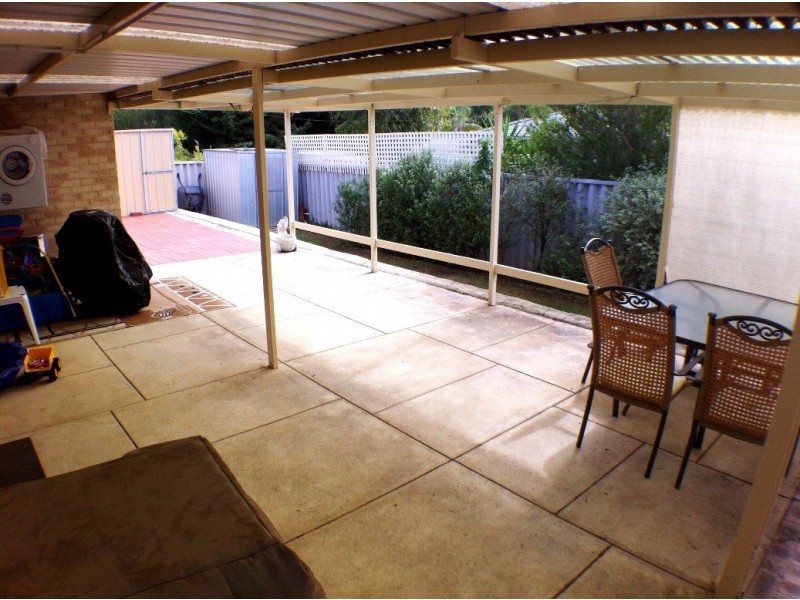 6 Hertford Elbow, College Grove WA 6230