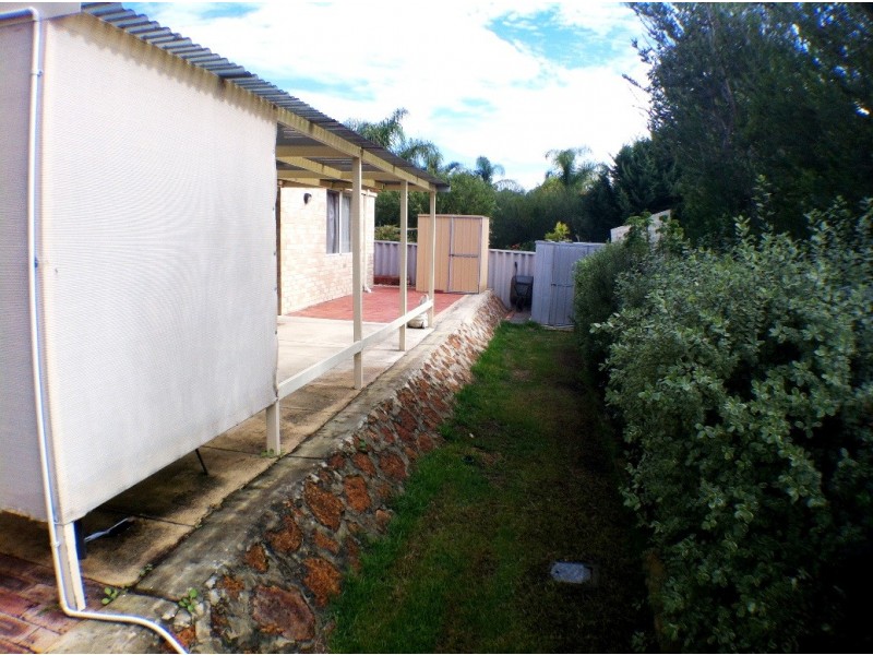 6 Hertford Elbow, College Grove WA 6230