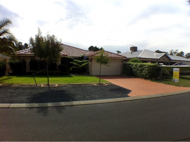 6 Hertford Elbow, College Grove WA 6230