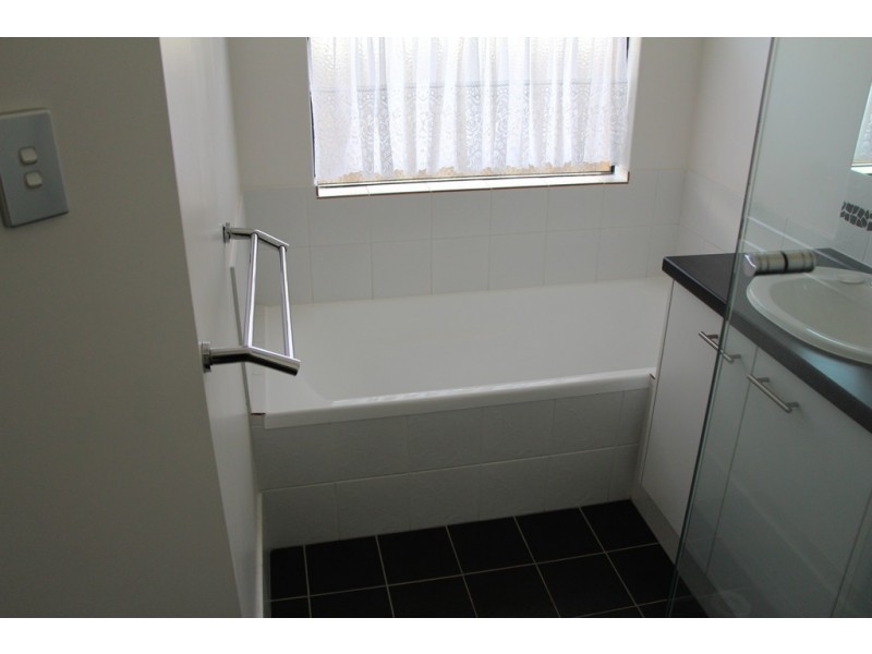 16 Lewana Approach, Dalyellup WA 6230