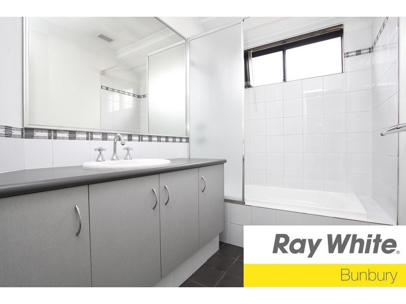 16 Yeid Street, Dalyellup WA 6230