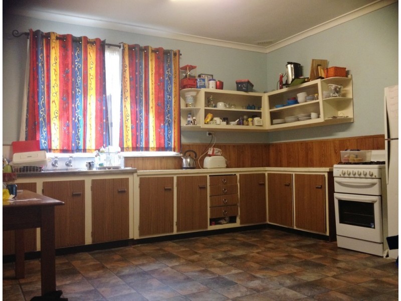 46 Nuytsia Avenue, Carey Park WA 6230