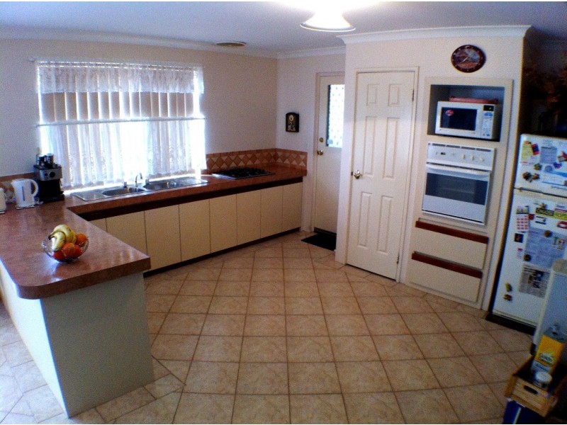 3 Oriel Court, College Grove WA 6230