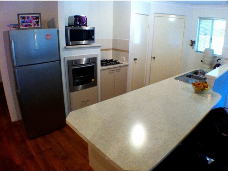 4/3 Cusworth Street, Glen Iris WA 6230