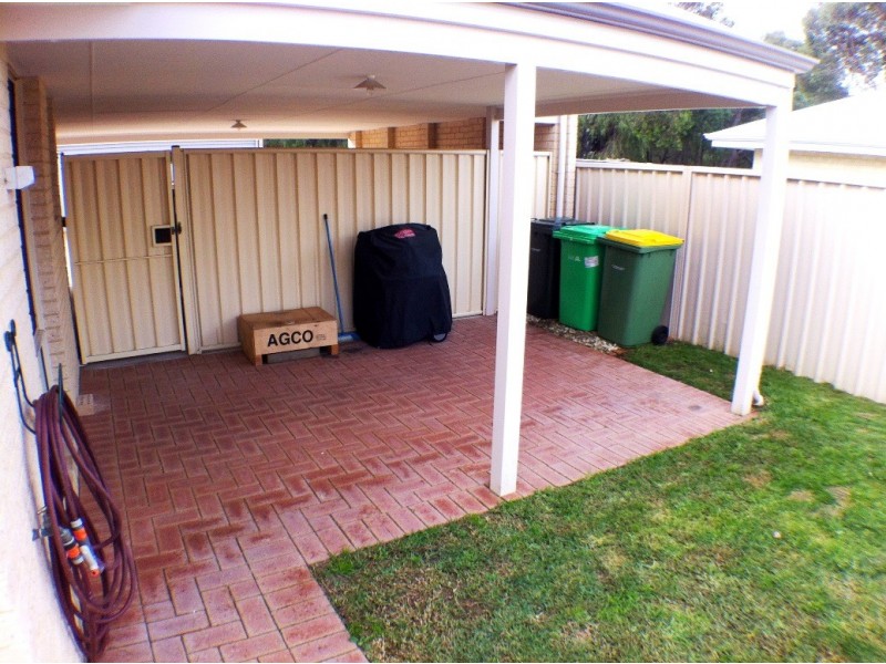 4/3 Cusworth Street, Glen Iris WA 6230