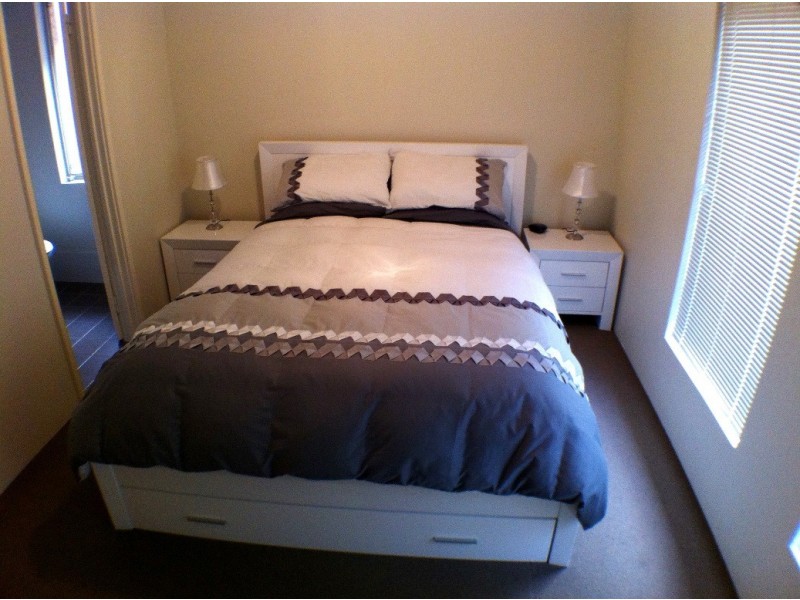 4/3 Cusworth Street, Glen Iris WA 6230