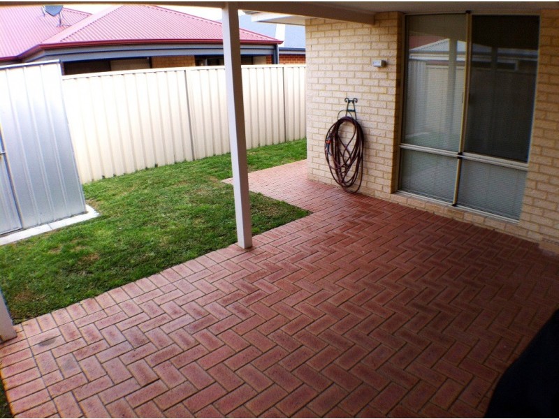 4/3 Cusworth Street, Glen Iris WA 6230