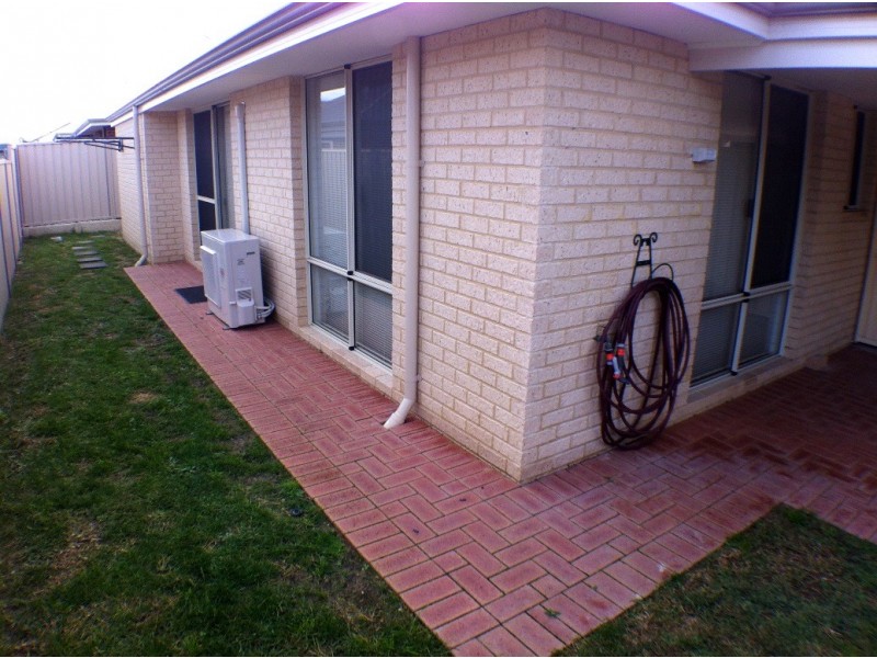 4/3 Cusworth Street, Glen Iris WA 6230