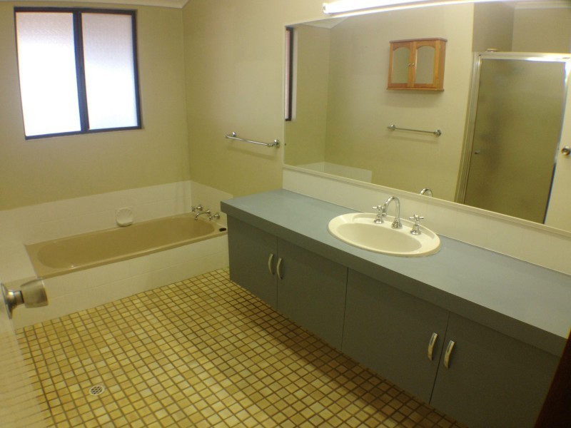 25 Webber Street, Carey Park WA 6230