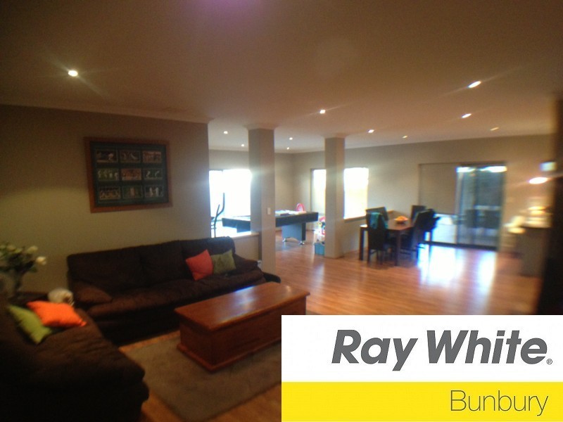 13 Golden Beryl Avenue, Australind WA 6233