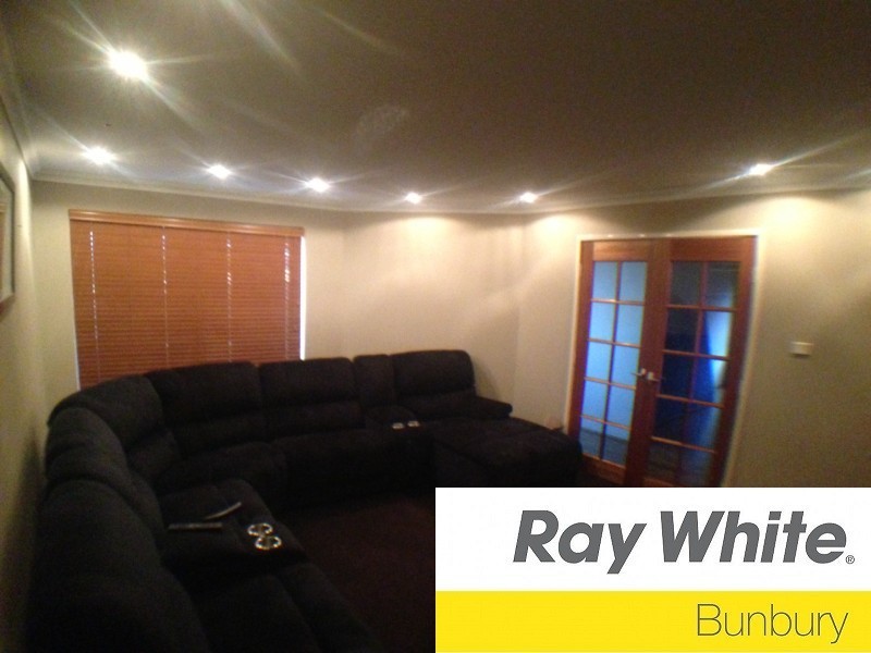 13 Golden Beryl Avenue, Australind WA 6233