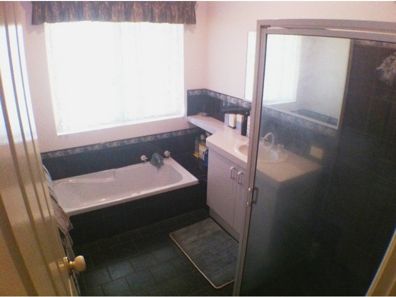 9 Feast Place, Leschenault WA 6233