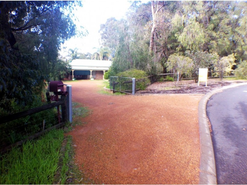 9 Feast Place, Leschenault WA 6233