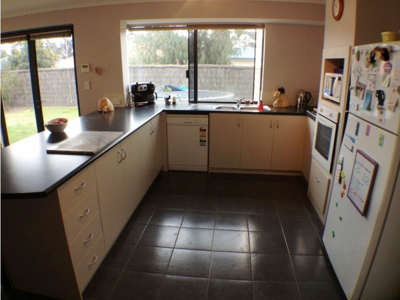 94 Hornibrook Road, Dalyellup WA 6230