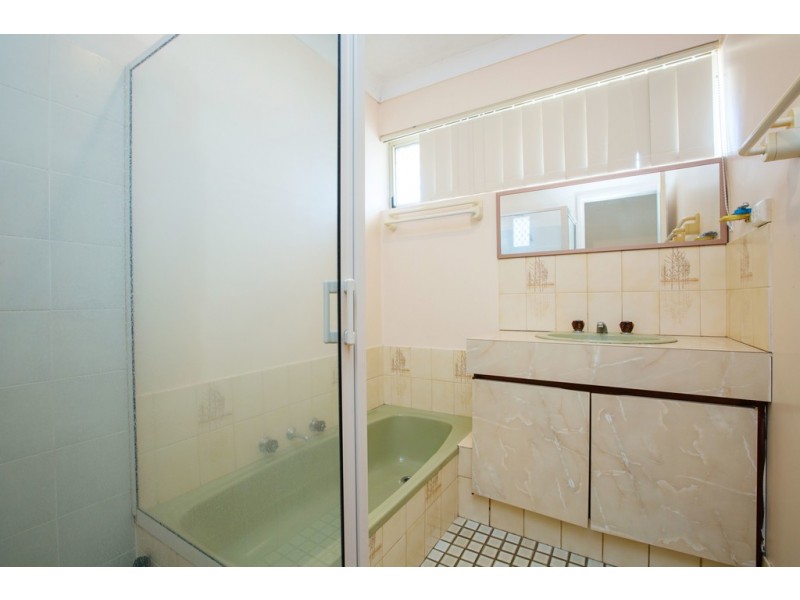 6 Lockwood Crescent, Withers WA 6230