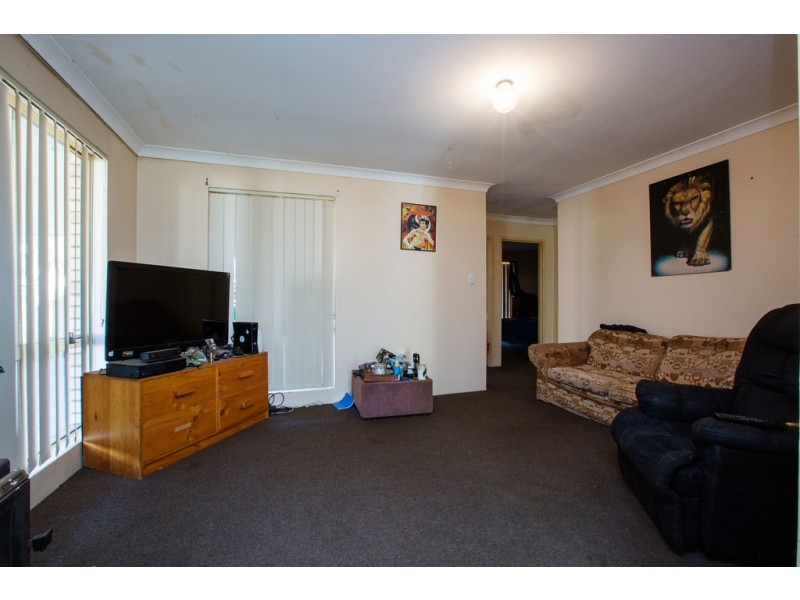 6 Lockwood Crescent, Withers WA 6230