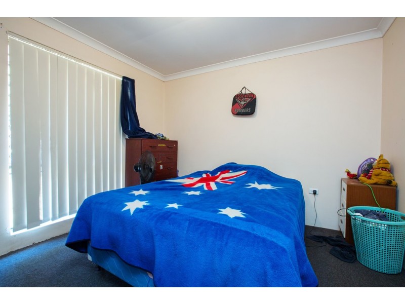 6 Lockwood Crescent, Withers WA 6230