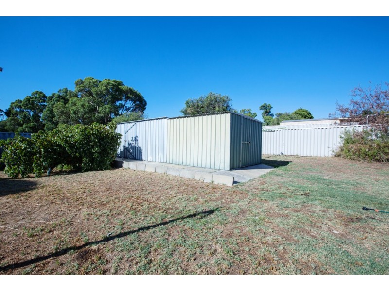 6 Lockwood Crescent, Withers WA 6230