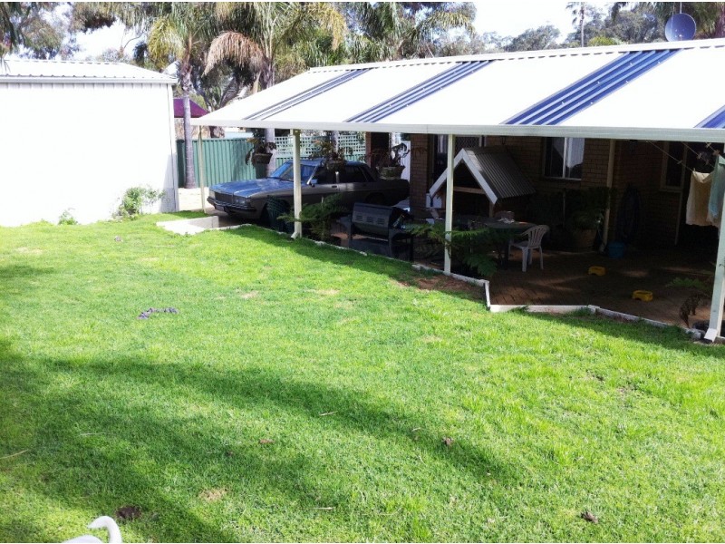 11 Wakefield Avenue, Withers WA 6230