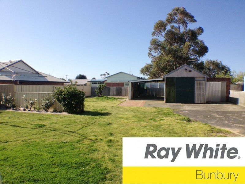 51 Gibbs Street, Carey Park WA 6230