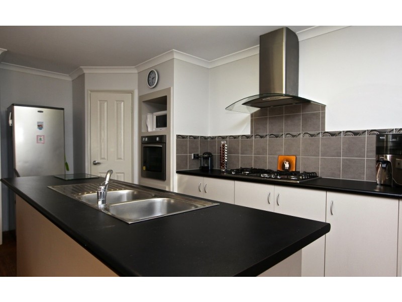 2 Romney Way, Eaton WA 6232