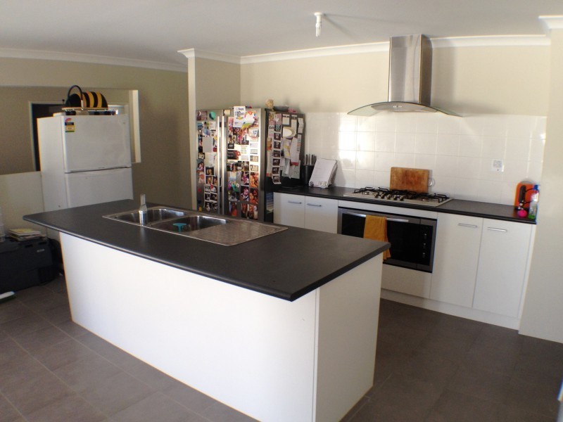 63 Paragon Loop, Dalyellup WA 6230