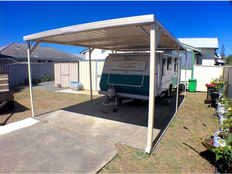 28 Nuytsia Avenue, Carey Park WA 6230