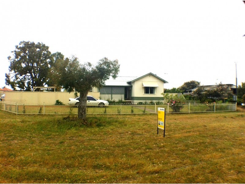 28 Nuytsia Avenue, Carey Park WA 6230