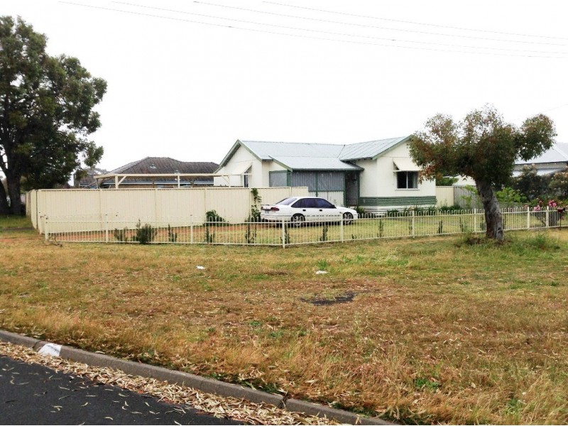 28 Nuytsia Avenue, Carey Park WA 6230