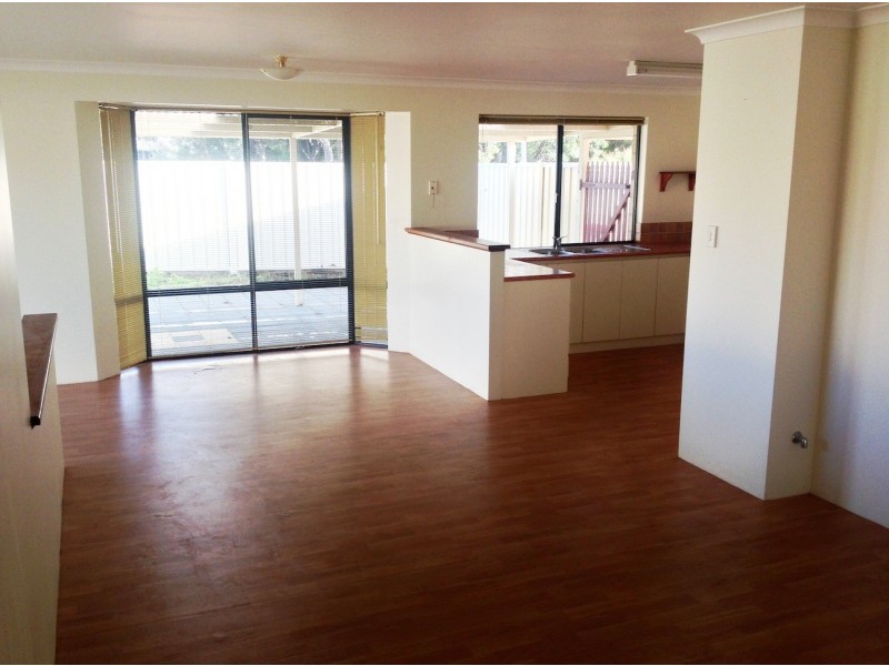 14 Pembroke Street, College Grove WA 6230