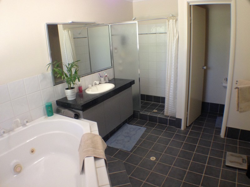 16 Kardan Way, Dalyellup WA 6230