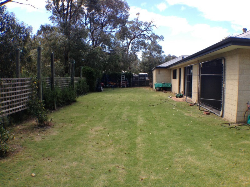 16 Kardan Way, Dalyellup WA 6230