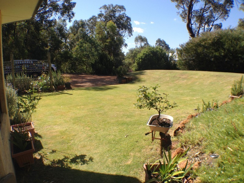 16 Kardan Way, Dalyellup WA 6230