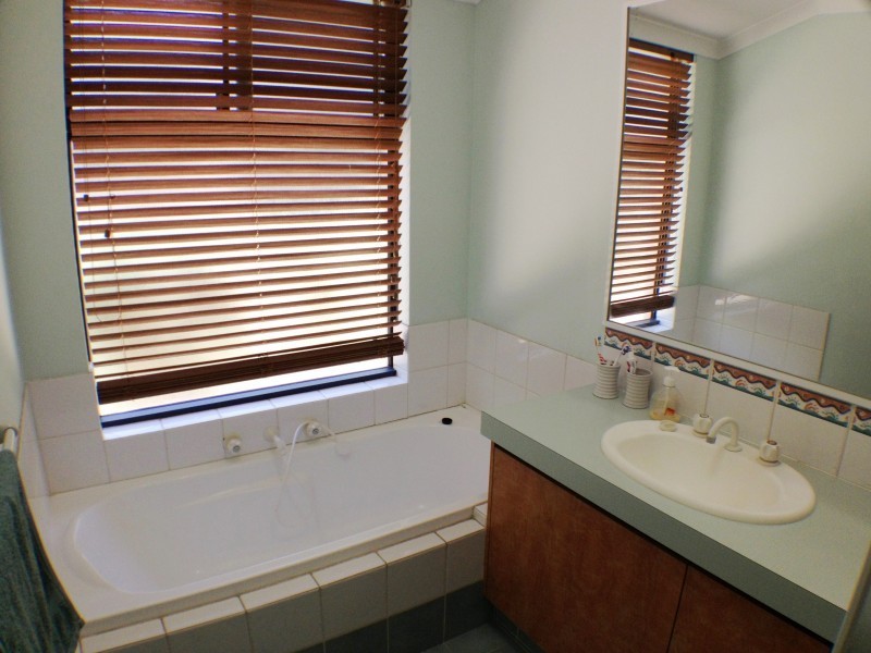 16 Kardan Way, Dalyellup WA 6230