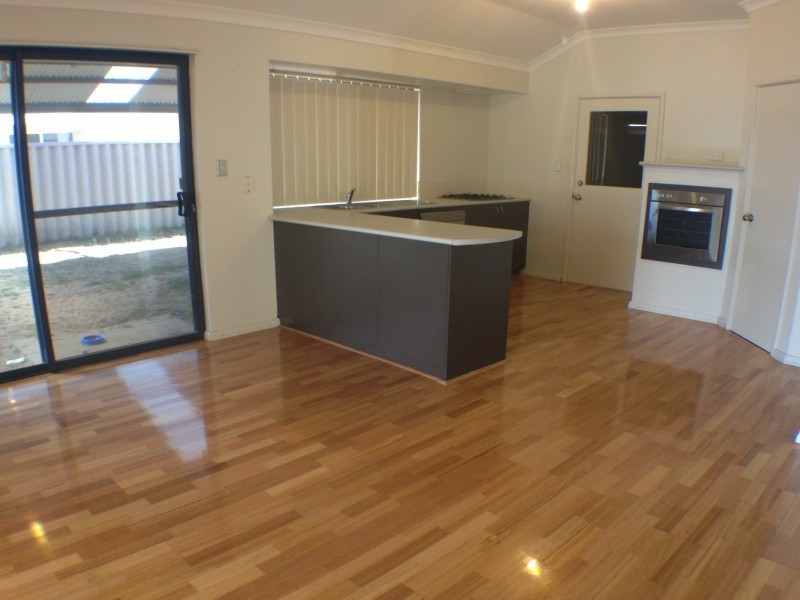 6 Garnet Way, Dalyellup WA 6230