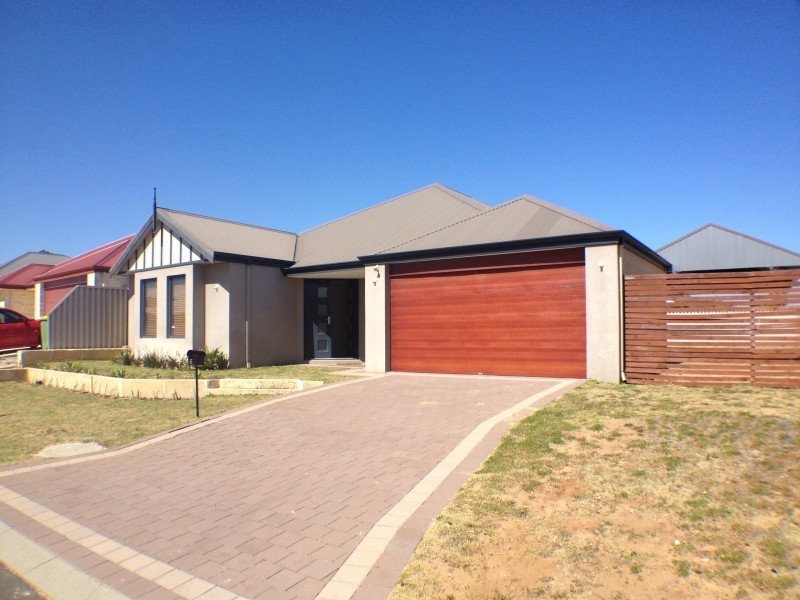 6 Garnet Way, Dalyellup WA 6230