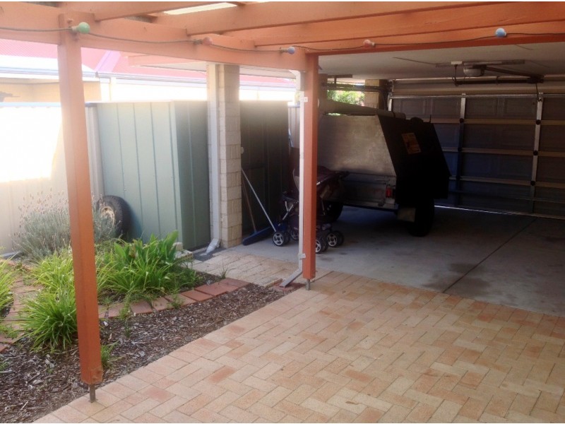 4 Sloan Court, Withers WA 6230