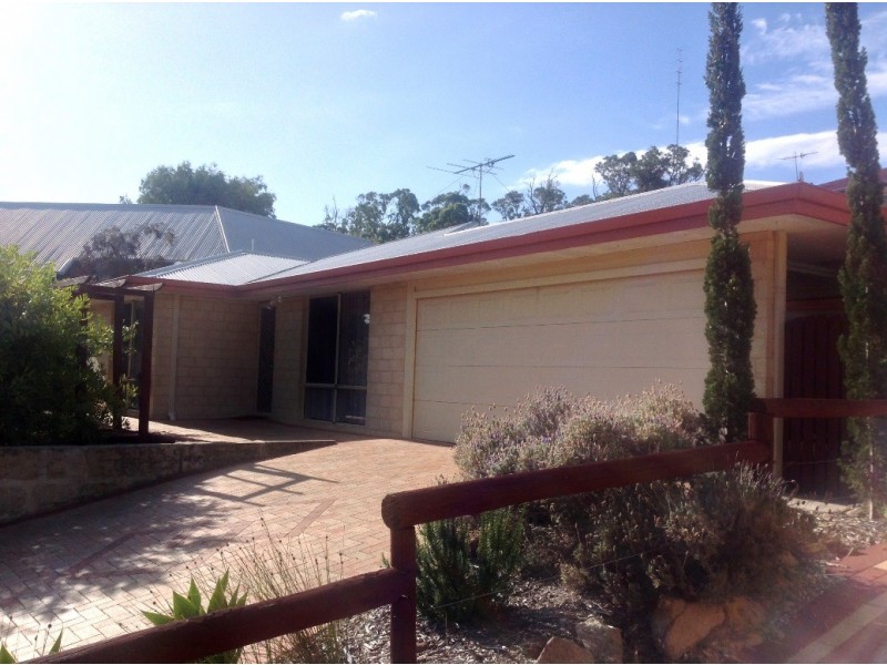 4 Sloan Court, Withers WA 6230