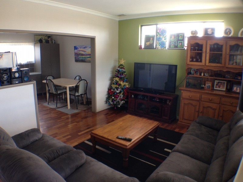 9A Moolyeen Road, Carey Park WA 6230