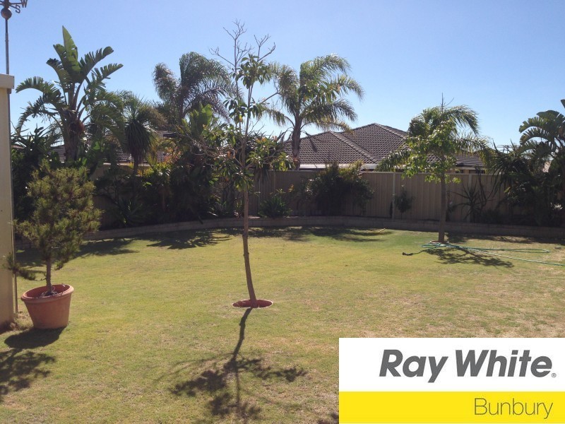 9 Simford Avenue, Eaton WA 6232