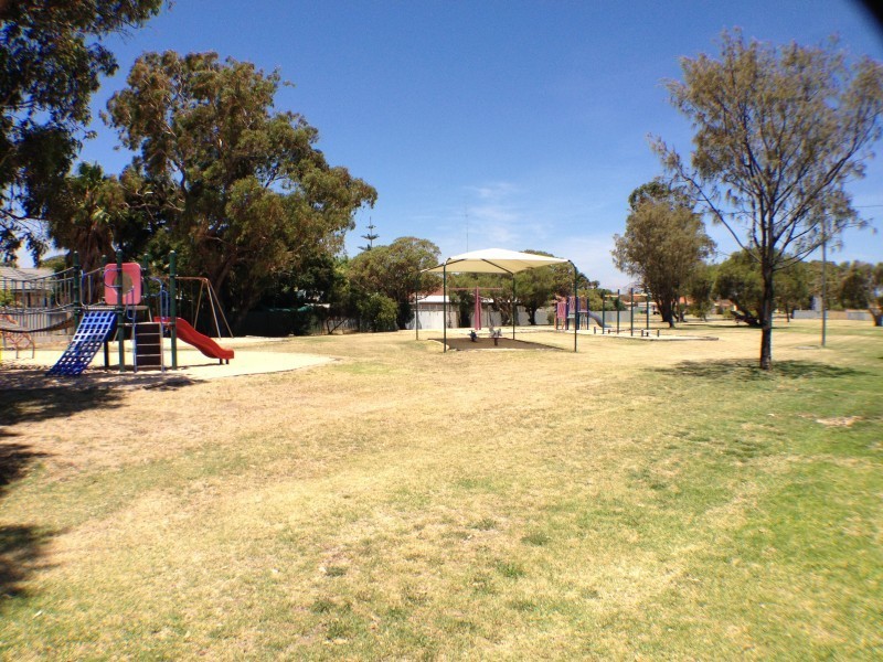 33 Perkins Avenue, East Bunbury WA 6230