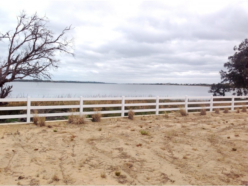 66 Estuary Drive, Pelican Point WA 6230