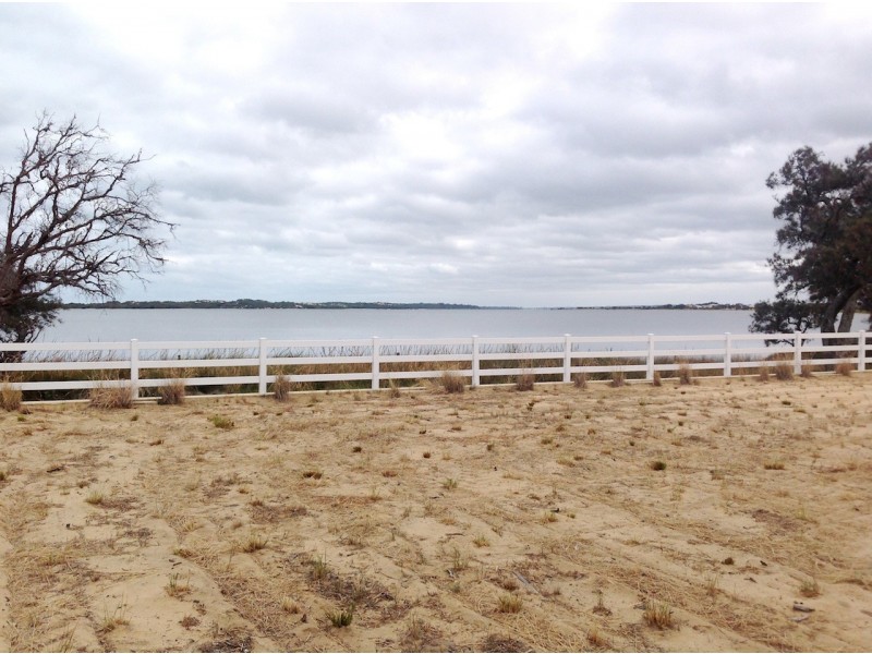 66 Estuary Drive, Pelican Point WA 6230