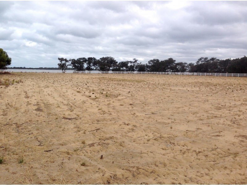 66 Estuary Drive, Pelican Point WA 6230