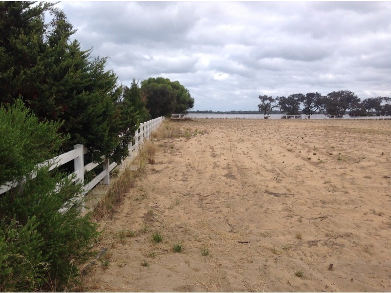 66 Estuary Drive, Pelican Point WA 6230