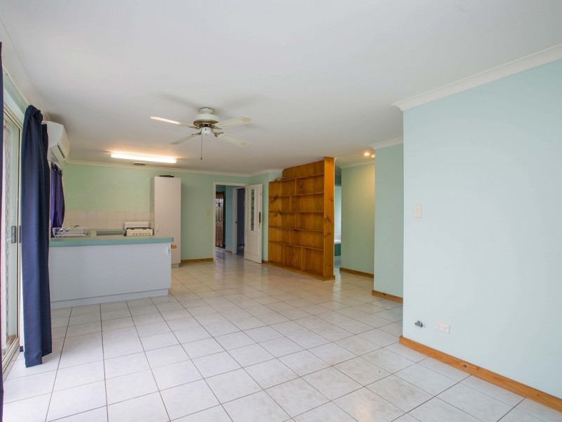 35 Nalbarra Drive, Usher WA 6230